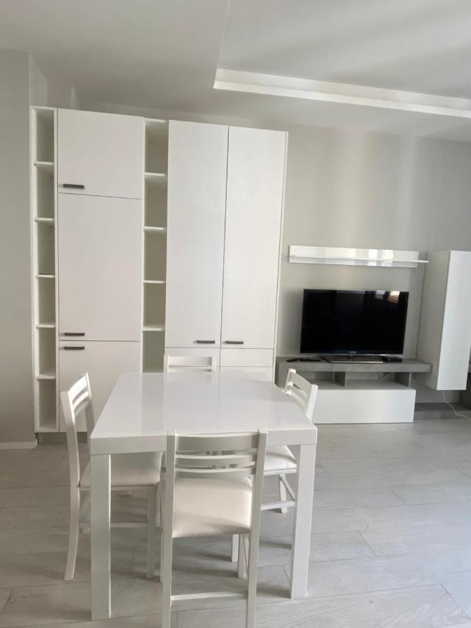 Casa Dante: Oneglia Centro-Marina-Spiagge Διαμέρισμα Imperia Εξωτερικό φωτογραφία