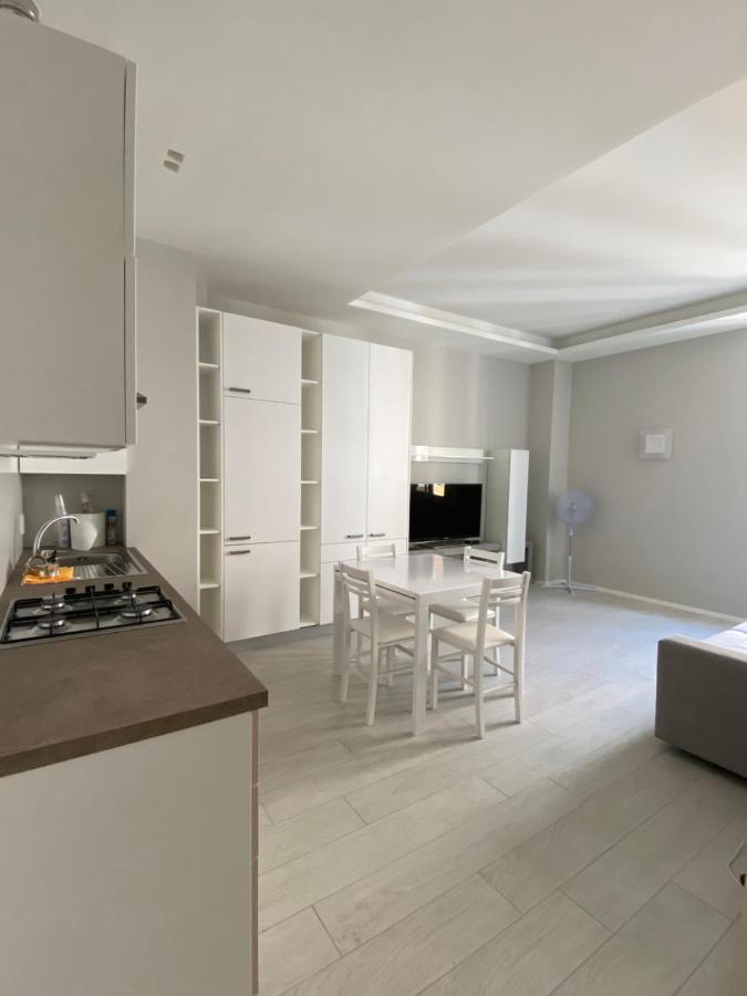 Casa Dante: Oneglia Centro-Marina-Spiagge Διαμέρισμα Imperia Εξωτερικό φωτογραφία