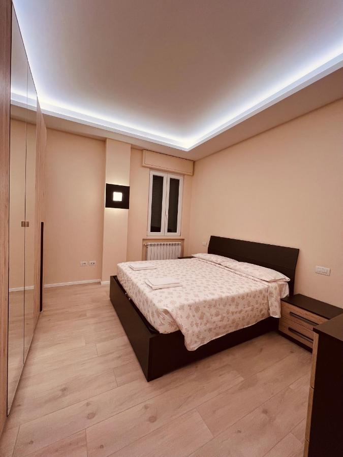 Casa Dante: Oneglia Centro-Marina-Spiagge Διαμέρισμα Imperia Εξωτερικό φωτογραφία