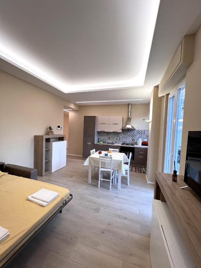 Casa Dante: Oneglia Centro-Marina-Spiagge Διαμέρισμα Imperia Εξωτερικό φωτογραφία